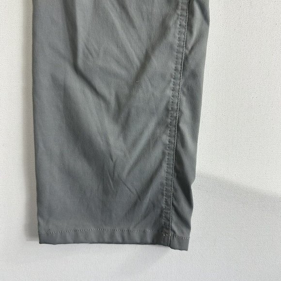 L.L. Bean Pants Mens Size 32x30 Performance Chino Outdoor Quick Dry Gray Nylon - Picture 7 of 8